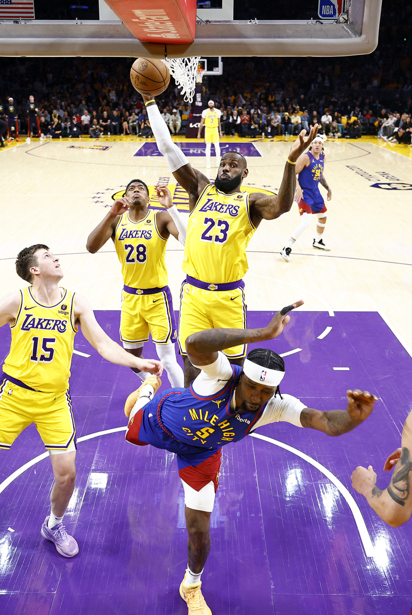 九游官方入口_包含太阳NBA战胜洛杉矶湖人布克关键跳投的词条